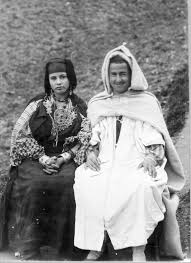 Couple Kabyle Beni Yenni Tizi Ouzou Source Archives De La Societe Des Missionnaires D Afrique Peres Blancs Tunisian Clothes Traditional Outfits Couples