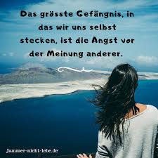 Es Ist Vollig Egal Was Andere Uber Dich Denken Denken Zitate Inspirierende Zitate Motivation Zitate Motivation
