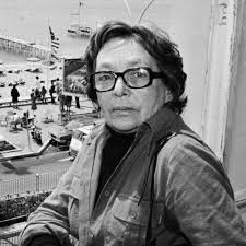 Ships from and sold by amazon.com. Marguerite Duras Celle Qui Aimait Tant Les Hommes Gala