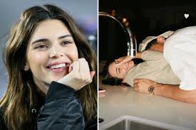 Kendall jenner's current boyfriend is an athlete, a professional basketball player who has been playing in the nba for the phoenix suns since 2015. Kendall Jenner Officially Announced With His Boyfriend Devin Booker To Share A Sweet Photo With The Nba Star On Valentine S Day London News Time