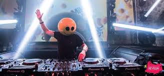 What aliens look like in the real world will depend on where they evolved. What 8 Famous People Who Ve Been Hiding Their Faces Look Like