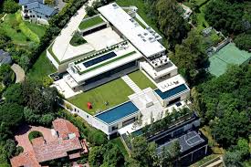 Find this pin and more on new york castles and mansions by jackie semit. Inside Beyonce And Jay Z S Beautiful Houses Loveproperty Com