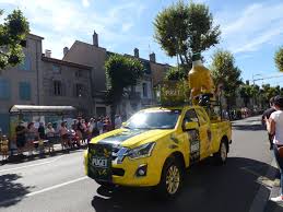 Un passage et des modifications de circulation. La 14eme Etape Du Tour De France Est Passee A Montbrison Sous Un Soleil De Plomb Ville De Montbrison