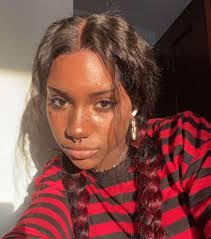 Leah Schell's Instagram, Twitter & Facebook