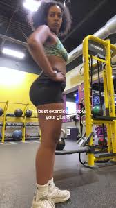 A few simple form cues for effective step ups! ✅ Keep all your weight in  the front leg, use it to lower yourself down ✅Focus