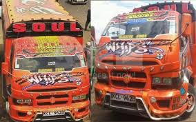 Maafisa wa polisi katika eneo la kayole, jijini nairobi wanawasaka wanaume wawili wanaodaiwa kuwaua wanaume wengine wawili akiwemo mlinzi katika mtaa wa nasra mnamo. Nairobi S Hottest Matatu Kayole Gets A Taste Of Githeri Man