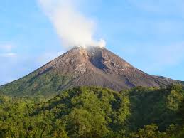 Direkomendasikan gambar mewarnai gunung ini untuk anak tk dan paud karena desain yang mudah dan sederhana. 21 Lukisan Pemandangan Gunung Merapi Pemandangan Top Banget