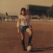 Previo al entrenamiento del día de hoy, el estratega de club santos, #guillermoalmada tuvo una charla con sus jugadores por espacio de 30. Guillermo Almada Flores Almadaflores Twitter