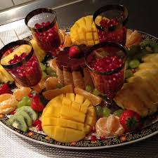 Epingle Par Fafar S T Sur Fruit Fruit Platter Ideas Presentation Recette De Cuisine Marocaine Salade De Fruits Cuisine Marocaine