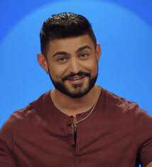 The Night Never Sleeps (2012)