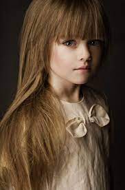 Des Coupes De Cheveux Pour Les Enfants Reperees Sur Pinterest Coupes Petite Fille Adorable Petite Fille Coupe Cheveux Petite Fille