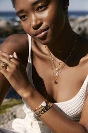 Amber Glassman's Instagram, Twitter & Facebook