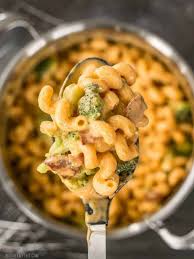 If you want an easy, filling mac and cheese recipe this is one for the taking. One Pot Bacon Broccoli Mac And Cheese With Video Budget Bytes