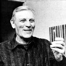 Mitä mahtuu vuosien 1925 ja 2021 väliin?