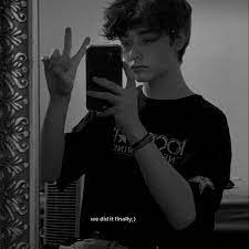pin by 𝐍𝐀𝐖𝐀𝐇 on ɪcsis vsys in 2021 dark boys childrens books illustrations grunge fits