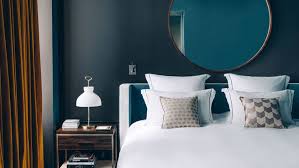 C'est une couleur tendance depuis plusieurs années, qui se situe entre le bleu et le vert. Comment Utiliser La Couleur Bleu Canard Dans Sa Deco Shake My Blog