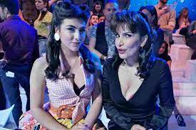 L'amore di giulia per sua sorella nausica. Giulia Salemi Triste Retroscena Della Sua Vita Privata La Sorella Mai Ritrovata