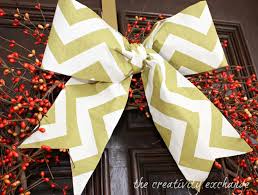 This wreath is so easy to make and smells so delicious! Fall Berry Wreath With Diy Scrap Fabric Bow