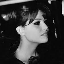 Once Upon A Time In The West Harmonica Say Goodbye Pin By Peter Geurts On Claudia Cardinale In 2020 Claudia Cardinale Bond Girls Italian Beauty