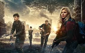 Actors make a lot of money to perform in character for the camera, and directors and crew members pour incredible talent into creating movie magic that makes everythin. 1082x1922px Free Download Hd Wallpaper The 5th Wave Action Movies Hollywood Movies Young Adult Group Of People Wallpaper Flare
