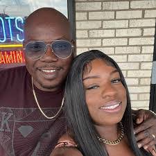 Dwight Hollis's Instagram, Twitter & Facebook