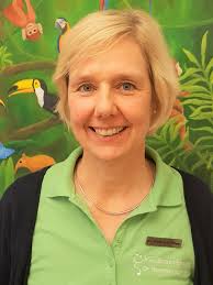 Heute möchte ich Euch meine Kollegin Dr. Gabriele Filipp vorstellen, die  mich seit November in Teilzeit in der Praxis unterstützt. Sie ist eine  erfahrene Kinderärztin, die bereits in der Kinderklinik in Wiesbaden,