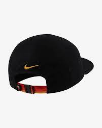 Roma oder roma, im deutschsprachigen raum bekannt als der oder die as rom, ist ein 1927 gegründeter italienischer fußballverein aus der hauptstadt rom. A S Roma Aw84 Adjustable Hat Nike Com