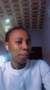 Saying hi to fans this way…is definitely the newest trend. 👋🏻 #histan