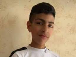 Un enfant palestinien a été tué par des balles ennemies à Al-Bireh et  quatre autres ont été blessés à Jénine