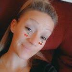 Melissa Riggen's Instagram, Twitter & Facebook