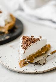 This Banoffee Pie Recipe Consists Of A Delicious Graham Cracker Crust Topped With Smooth Toffee Banana Slices And F Banoffee Pie Banoffee Pie Recipe Banoffee