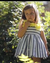 Chloé suave romanticismo en moda infantil, colección primavera verano 2016. Lappepa Moda Infantil Vestido Nina Rayas Azul Denim Amarillo Missbaby