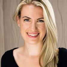 Jenifer Cummings's Instagram, Twitter & Facebook