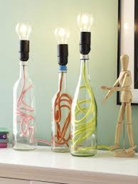 Daher werden sie in unserem wortschatz begriffe wie lampe basteln nicht finden. Flaschenlampen Selber Machen So Einfach Geht S Wunderweib Flaschenlampe Lampen Selber Machen Lampe Selber Bauen