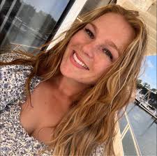 Tall female seeking horse riding lessons near Massachusetts