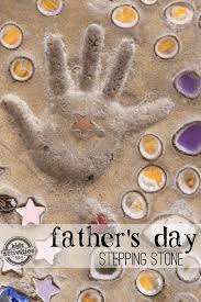 Stepping stone are the perfect diy gift for any special occasion! Make A Father S Day Stepping Stone Kids Activities Blog