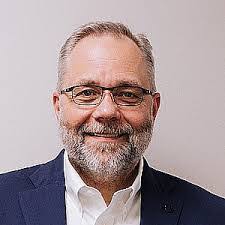 Eric Upton's Instagram, Twitter & Facebook