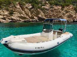 Utilizziamo cookie funzionali per consentire al sito web di funzionare correttamente e per fornirvi alcune funzionalità di base. Mieten Sie Ein Schlauchboot Capelli Tempest 700 Capelli Tempest 700 Samboat