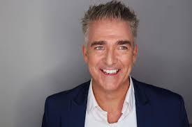 Andrew Dunne's Instagram, Twitter & Facebook