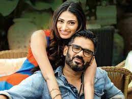 She chose to take up acting at a young age following her father's footsteps and then she enrolled herself at the new york film. Athiya Shetty Wiki Age Height Profile Biography Father Mother