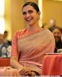 Ranveerdeepika On Instagram Ufff Ye Smile Mashaallah Deepikapad Designer Saree Blouse Patterns Indian Saree Blouses Designs Sari Blouse Designs