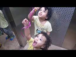 آسر وسامر انهبلوا على البلونات شوفوا أيش صار youtube