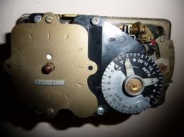 Each circuit displays a distinctive voltage condition. Need Help Replacing Old Honeywell Thermostat Doityourself Com Community Forums