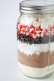 10 Idees De Cadeaux D Hotesse A Offrir Dans Un Pot Mason Dons Alimentaires Chocolat Chaud Fait Maison Et Pots Cadeau