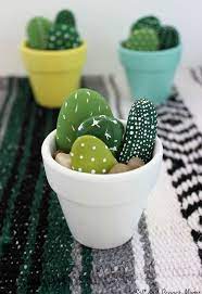 Kaktus memiliki umur yang bervariasi, ada yang bisa bertahan mulai 25 hingga 300 tahun. Kerajinan Tangan Unik Dan Cara Membuatnya Cara Membuat Kerajinan Tangan Unik Kaktus Dari Batu Lukis Yang Bisa Dijual Mena Cactus Diy Diy Deco Diy For Kids