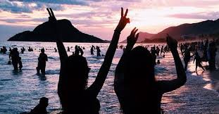 Check spelling or type a new query. Ferragosto Siciliano Le Idee Per Chi Cerca Tramonti Feste O Romanticherie In Spiaggia