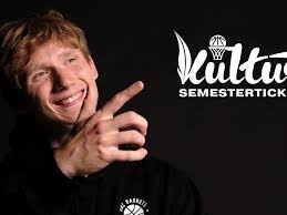 Dallis Johnson's Instagram, Twitter & Facebook