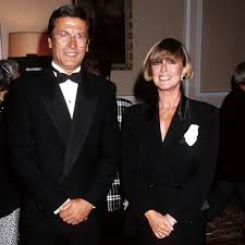 Media in category loretta goggi. La Vita Privata Di Loretta Goggi Quanti Anni Ha Quanto E Alta E Quanto Pesa La Sua Malattia La Morte Del Marito Gianni Brezza Malattia Peso Morte