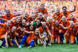 Volledige kwalificatiereeks met alle landen voor het europees kampioenschap vrouwenvoetbal , het eindtoernooi dat gehouden wordt in engeland. Nieuws Nederlands Vrouwenelftal