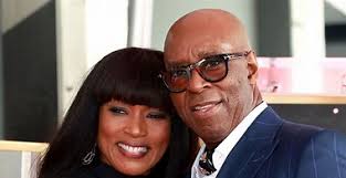 Shaquille O'Neal surprises Atlanta kids with sneakers, laptops, and toys at  Shaq-A-Claus